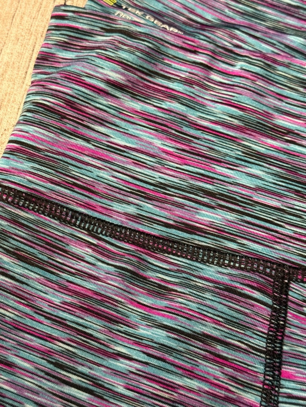 Like new, Tek Gear Athletic leggings/Yoga pants - Picture 4 of 6